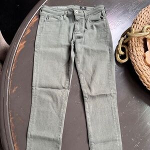 AG JEANS ARMY GREEN SKINNY, SIZE 25